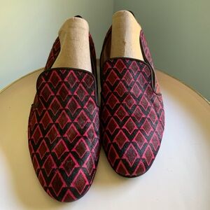Nine West slip on loafers 8.5. Comfy and eye catching. Cow hide upper